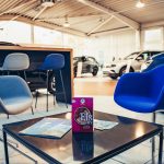 Sessel in Kundenlounge im Autohaus Eschengrund in Neubrandenburg